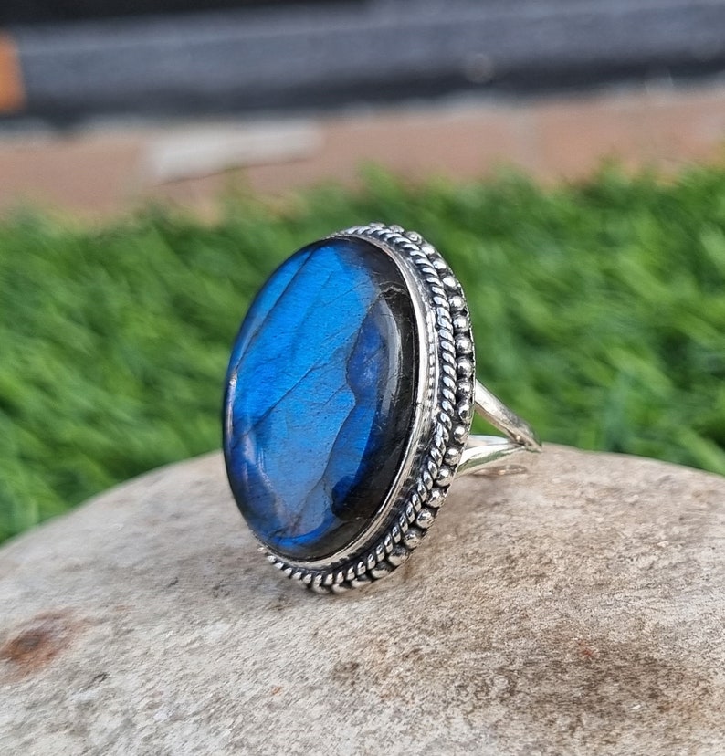 Natuurlijke labradoriet statement ring, labradoriet ovale ring, Blue Fire labradoriet ring, ring voor vrouwen, labradoriet zilveren ring, cadeau voor hem afbeelding 9