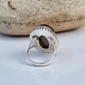 Natuurlijke labradoriet statement ring, labradoriet ovale ring, Blue Fire labradoriet ring, ring voor vrouwen, labradoriet zilveren ring, cadeau voor hem afbeelding 5