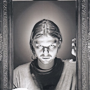 Póster vintage original en miniatura, recorte de libro y marco para tarjetas: Aphex Twin (década de 1990)