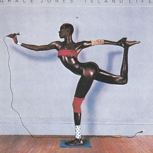 Póster original en miniatura vintage con marco de cartón negro: Grace Jones, Island Life