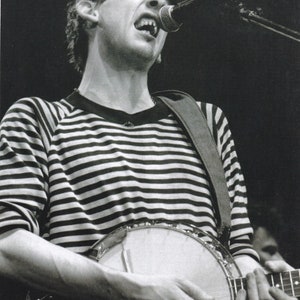 Original Vintage Mini Poster / Book Clipping & Card Frame - Shane MacGowan (The Pogues), On Stage, 1980s