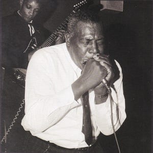 Póster/recorte de libro vintage original en miniatura con marco de cartón negro - Howlin' Wolf (años 60)