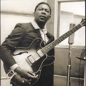 Póster/recorte de libro vintage original en miniatura con marco de cartón negro - B.B. King (años 60)
