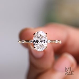 2 Carat Oval Lab Grown E VS1 Diamond Ring / 2 CT Oval Diamond Thin Engagement Ring / Dainty Ring / 14k Gold Elongated Oval Diamond Ring