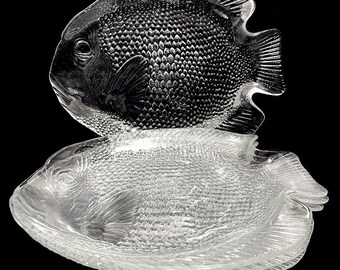 Vintage 1970s Arcoroc "Poisson" Set 4 Dinner Plates 10 1/2" France Fish Clear Embossed Glass Detailed Patterned Side Home Decor Gift Idea