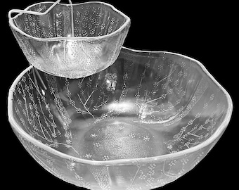 Vintage 1970s Pasabahce Türkiye Pressed Glass Floral Small Chip and Dip Bowls