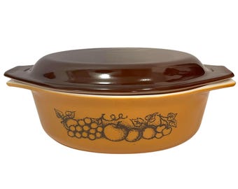 Vintage 1970s Pyrex Milk Glass  1 1/2 Qt. Oval Casserole Dish "Old Orchard" 043