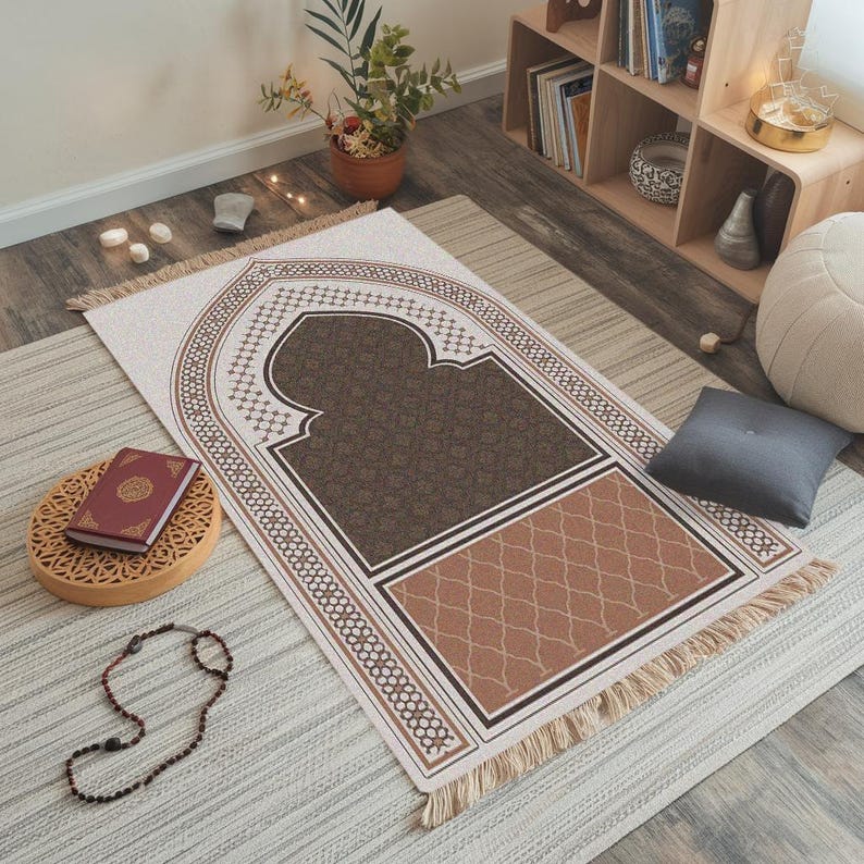 islamic design prayer rug, soft padded prayer, non slip rug , washable rug, minwal prayer rug, turkish prayer rug, foldable turkish rug
