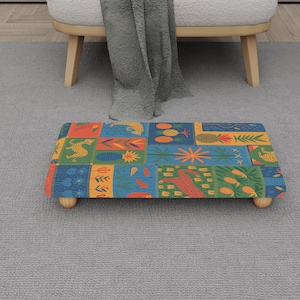 Poggiapiedi da scrivania con motivo a patchwork di animali / Sgabello in legno stile giungla / H-1507