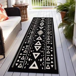 Black white rug, Minimalist rug, Mystic design rug, Gothic area rug, Sustainable rug, Easy to care rug, Anti slip back rug, Contemporary rug