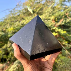 Large Black Tourmaline Pyramid (110MM): Metaphysical Chakra Healing Stone