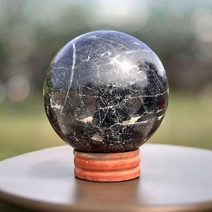 Esfera de TURMALINA NEGRA Fascinante / Grande ~ 150 MM / Esfera de vibración metafísica de piedra curativa