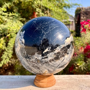 Esfera grande de turmalina negra de 185 mm, piedra fascinante/curativa, esfera vibratoria metafísica.