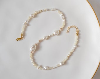 Cream Bead and Mixed Pearl Beaded Necklace, Seed Bead Choker, Heart Bead Jewelry, Delicate Pendant, Necklace for women