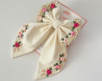 Custom Embroidered Floral Hair Bow: Linen Girl's Accessory