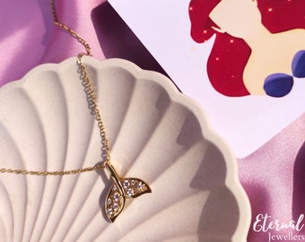 Collier de charme 14k Little Mermaid Tail | Collier de sirène | Cadeau de l’heure d’été | Collier de perles de coquillage| Bijoux Barbie Sirène