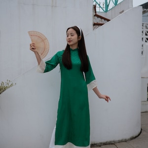 Green Ao Dai Vietnamese Lua Cao Cap, Ao Dai Mau Xanh La Truyen Thong.