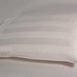 Housse de coussin cervical en coton biologique, 25 x 40 cm en 8 couleurs Satin, Weiß-Streifen