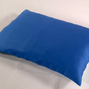 Housse de coussin cervical en coton biologique, 25 x 40 cm en 8 couleurs Satin, Kobaltblau