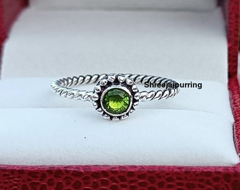 Peridot Ring Solid 925 Sterling Silver Ring, Handmade Silver Band Ring Gifts For Her Birthday Wedding AnniversaryBirthstone Meditation Ring
