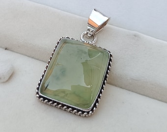 Sterlingzilveren prehniet-hanger: statementsieraden voor dames