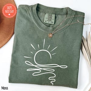 Sun Shirt - Beach Outfit - Summer Shirt - Ladies Summer Tshirt - Boho Sun TShirt - Minimalist Sun Tee - Sunshine Shirt - Beachy Shirt