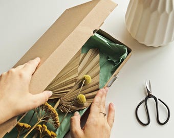 Flower Mailing Boxes Thin & Reversible | Eco Friendly Kraft or White Shipping Boxes for Florists and Valentines Gifts - 590 x 175 x 34 mm