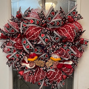 Adorable Heart Shaped Lovebird Valentines Wreath