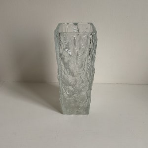 Jarrón, florero Iceberg, el cristal con las formas del hielo, impresionante  y original