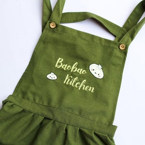 Personalized Hand Embroidered Apron, Hand Embroidered Apron, Kitchen, Cooking, Florist, Gardening Apron, Gift for Her, Gift for Kid