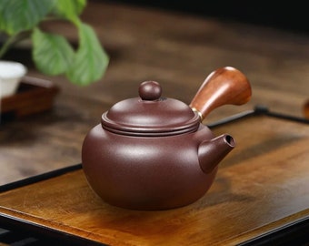 Wooden side handle teapot made of Yixing clay - Artisan teaware from Jingdezhen - Side handle teapot with wooden handle for Gong Fu Cha