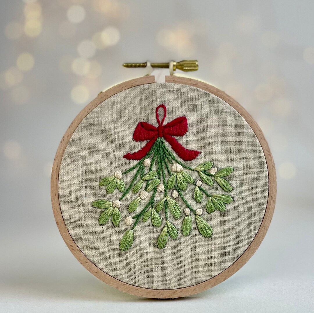 Mistletoe Christmas Embroidery Kit Small Christmas Craft Kit Etsy