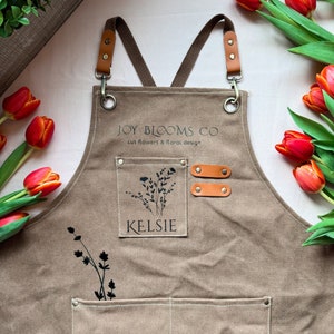 Custom Gardening Apron for Gardener Apron for Florist Custom Garden Apron Florist Gift Gardening Gift Apron Personalized Apron with Pockets