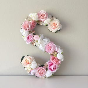 Grande letra floral 19" 24" letra de madeira letra de flor personalizada carta de berçário decoração de menina berçário de menina berçário de flores berçário rosa