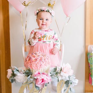 Chaise haute florale guirlande guirlande anniversaire chaise haute bannière chaise haute tutu chaise haute déco chaise haute anniversaire chaise haute jupe