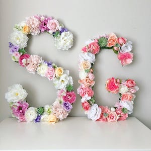 Letras florales de alta calidad, letras florales personalizadas, decoración de pared floral, letrero con nombre de niña, monograma de niña, decoración para fiesta de cumpleaños, decoración para baby shower
