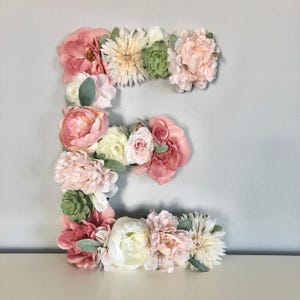 Letra floral grande Letra de flor personalizada Monograma de flor Letra inicial de flor Letra de guardería Regalo de bebé Regalo de baby shower Bebé personalizado