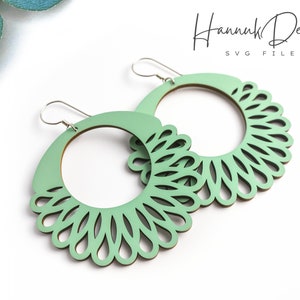 Daisy Petals Fanned Out Hoop Earring Laser Cut File Download digitale