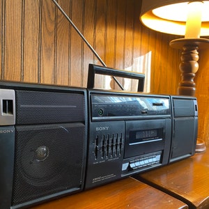 Vintage Boombox (Radio Only)