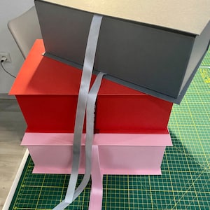 Geschenkbox, einfache Montage, mit Schleifenband