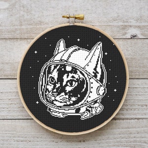 Astro Cat Cross Stitch Pattern, Space Cross Stitch, Easy Cross Stitch Chart, Instant Download PDF, Embroidery, Counted Cross Stitch, DIY