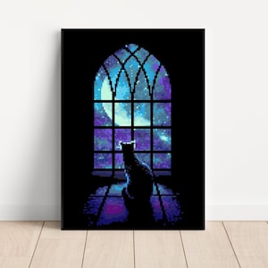 Puede incluir: Un gato negro se sienta junto a una ventana mirando un cielo nocturno estrellado con una luna creciente. La ventana es arqueada y tiene vidrieras con un diseño gótico.