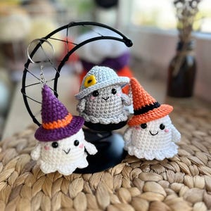 Crochet Cute Halloween Ghost, Crochet Ghost Keychain, Halloween Ghost, Cute Ghost, little ghost, Amigurumi ghost pattern, Mini Ghost