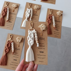 Porte-clés prénom en macramé sans ou avec carte, proposition de demoiselle d'honneur, faveur de mariage, cadeau de fête nuptiale, coffrets cadeaux de demoiselle d'honneur, cadeaux à nouer