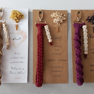 Llavero de pulsera de macramé, llavero de pulsera con nudo en espiral o cuadrado, llavero de pulsera, regalos de dama de honor, ¿Quieres ser mi dama de honor?
