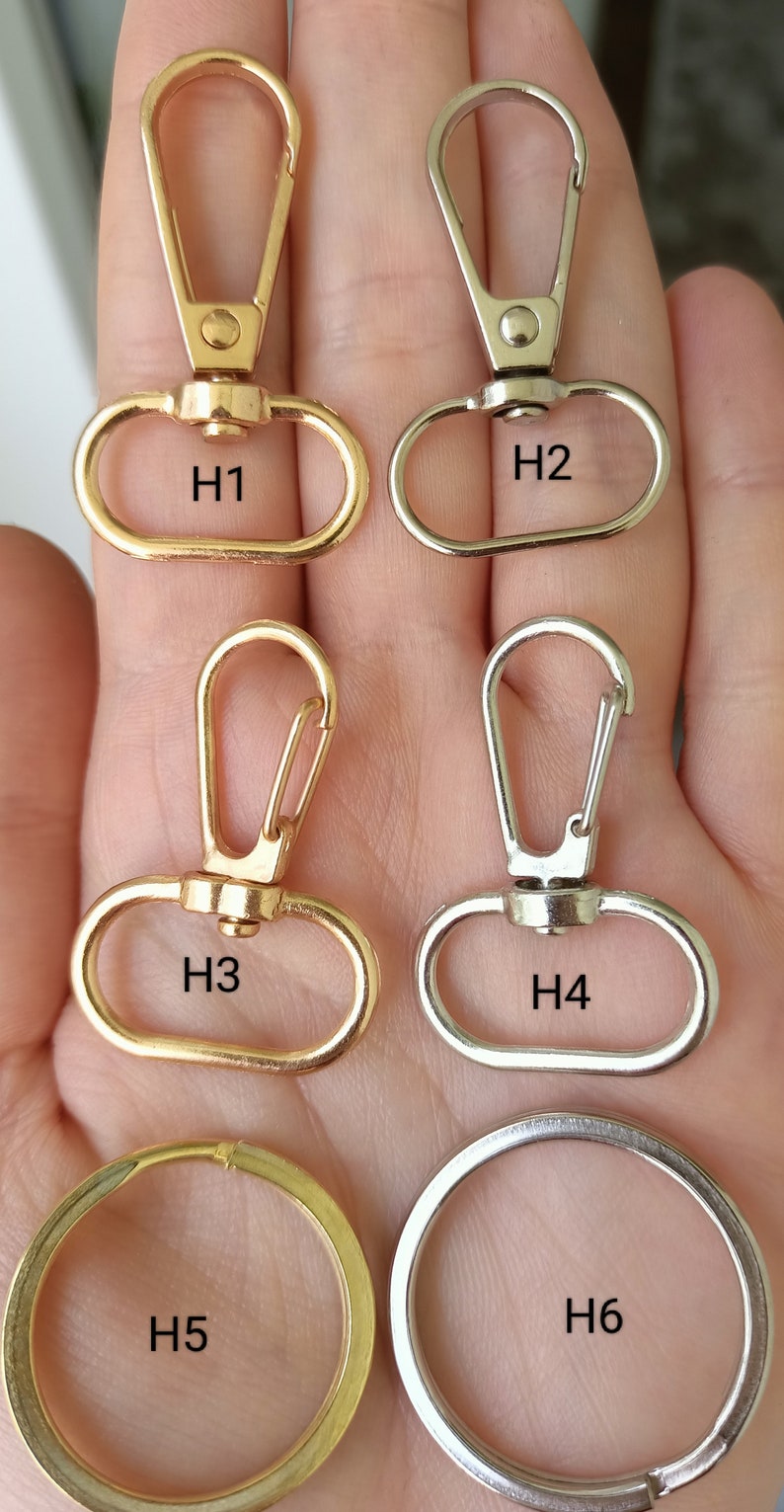 Silver and gold hooks and rings. High quality products for your special day. For these gifts you can select whatever you want because it is your special day and we are here to make it your macrame handmade keychain gift more special and unique