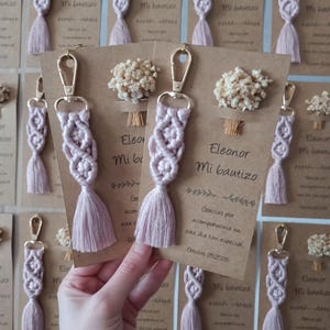 Gepersonaliseerde macramé sleutelhangers in bulk | Op maat gemaakte boho huwelijksbedankjes, kraamcadeaus, bedankjes voor vrijgezellenfeesten, vrijgezellenavonden en verlovingscadeaus