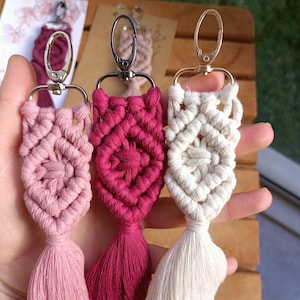 Macrame Keychain in bulk, Wedding Gift , Bridesmaid Gift, Bridal Shower Gift,Engagement Gift, Babyshower Gifts, Birthday Gift, Baptism Favor