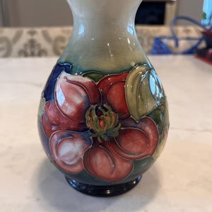Moorcroft vase 6”tall