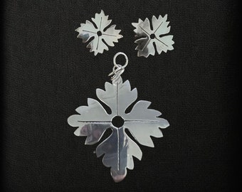 Vintage Floral Design in .925 Silver Earring and Pendant Set Made in Mexico
